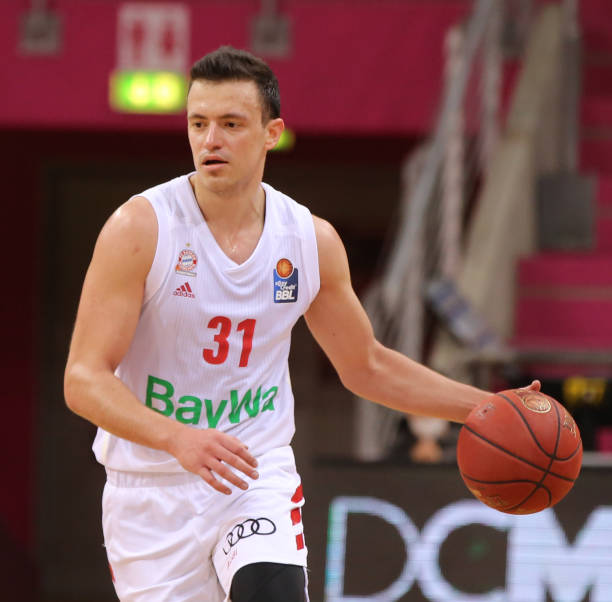 在考察和评 在考察和评