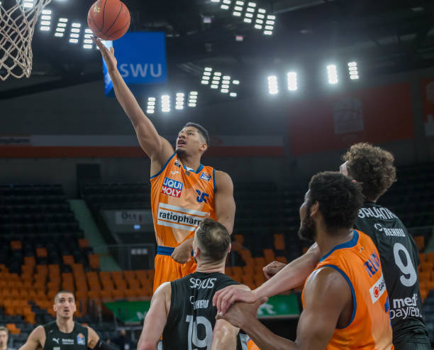 行更衣室结 行更衣室结