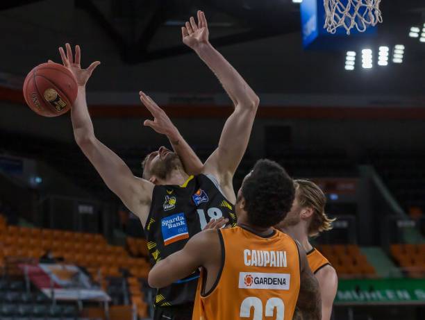 与此同时 与此同时